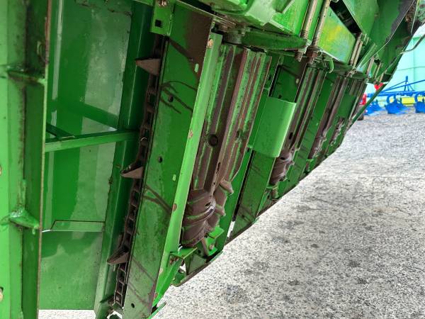 Жатка кукурузная John Deere 670 6-ти рядная
