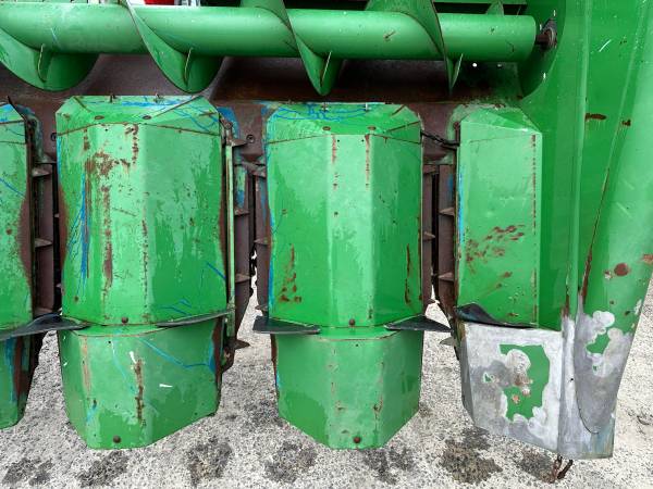 Жатка кукурузная John Deere 670 6-ти рядная