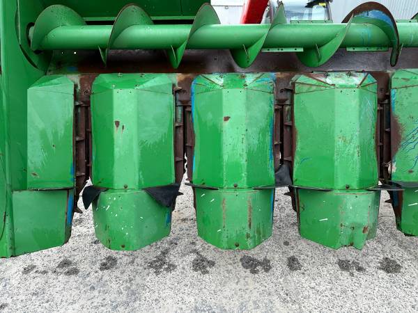 Жатка кукурузная John Deere 670 6-ти рядная