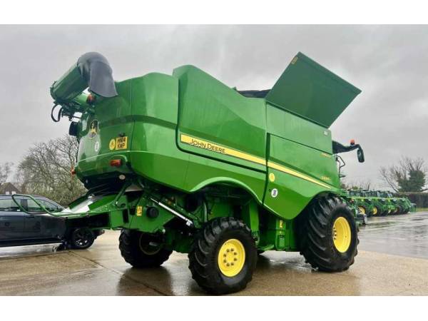 Комбайн John Deere S690 (2014)