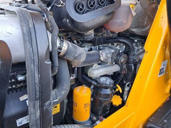 Екскаватор-навантажувач JCB 3CX (2022)