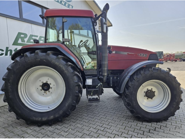 Трактор Case IH MX135 (2002)