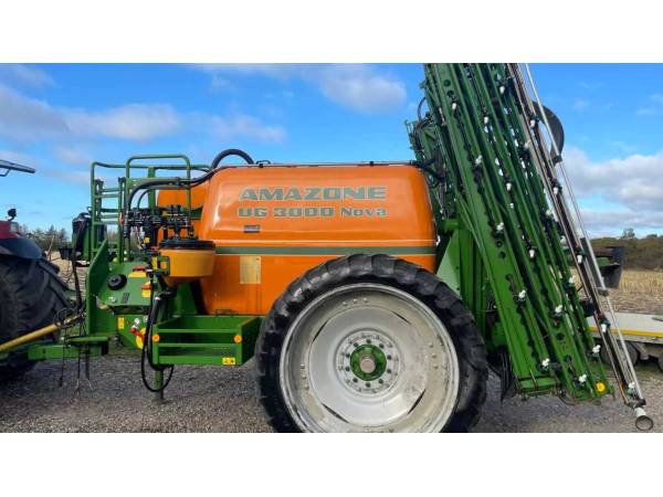 Причіпний обприскувач Amazone UG 3000 Nova (2003)