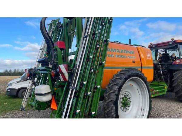 Причіпний обприскувач Amazone UG 3000 Nova (2003)