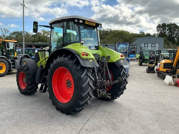 Трактор Claas Axion 820 (2011)
