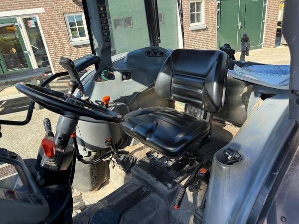 Трактор New Holland TN75 (2003)