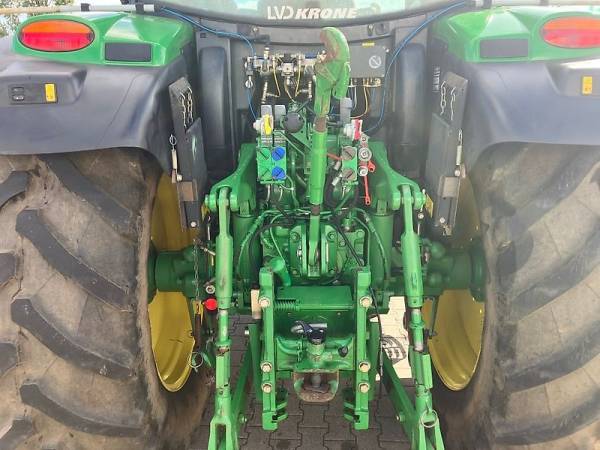 Трактор John Deere 6150R (2015)