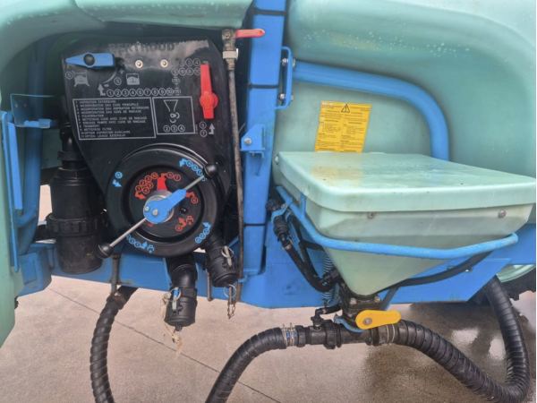 Прицепной опрыскиватель Berthoud Tracker 32-34 (2011)