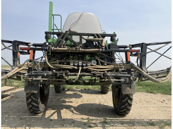 Самохідний обприскувач John Deere 4830 (2012)