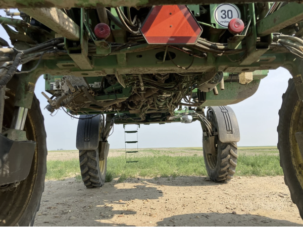 Самохідний обприскувач John Deere 4830 (2012)
