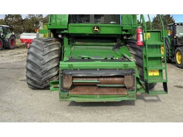 Комбайн John Deere 9880i STS (2007)