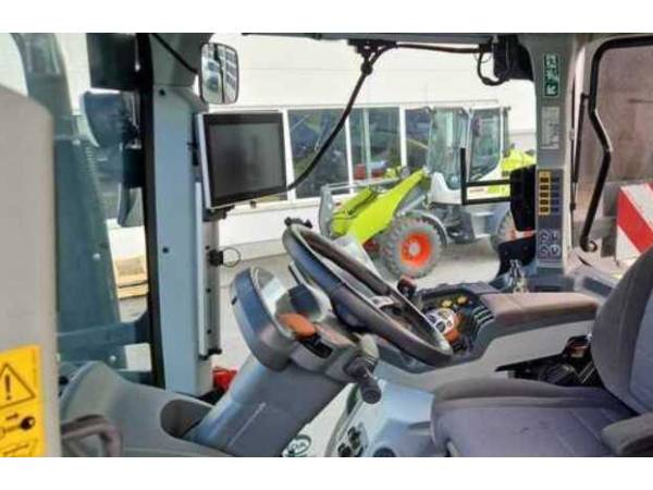 Трактор Claas Axion 830 (2024)