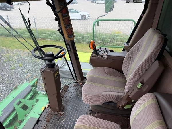 Комбайн John Deere T550i (2008)