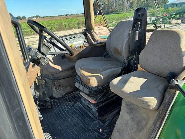 Трактор John Deere 8110 