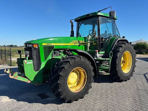 Трактор John Deere 8110 