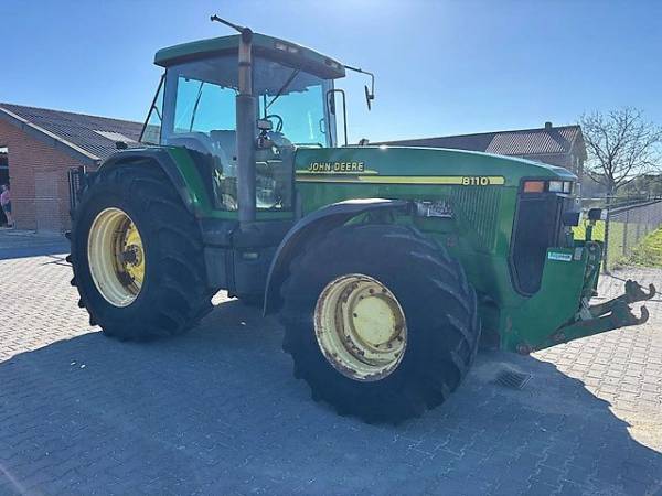 Трактор John Deere 8110 