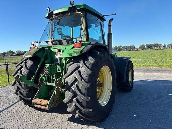 Трактор John Deere 8110 
