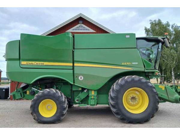 Комбайн John Deere S670i (2015)