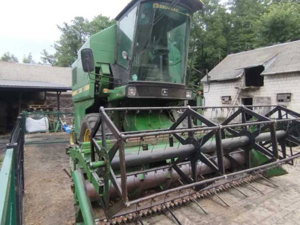 Комбайн John Deere 1055 (1984)