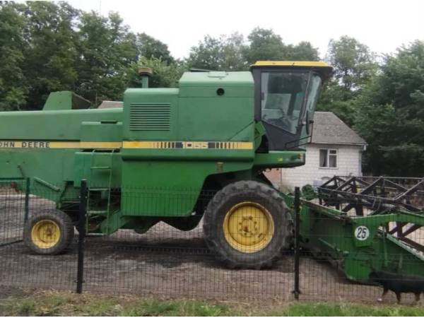 Комбайн John Deere 1055 (1984)