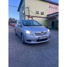 Автомобіль  Toyota Verso (2010)
