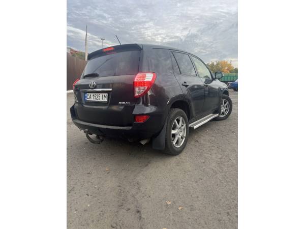 Автомобіль  Toyota RAV4 (2012)