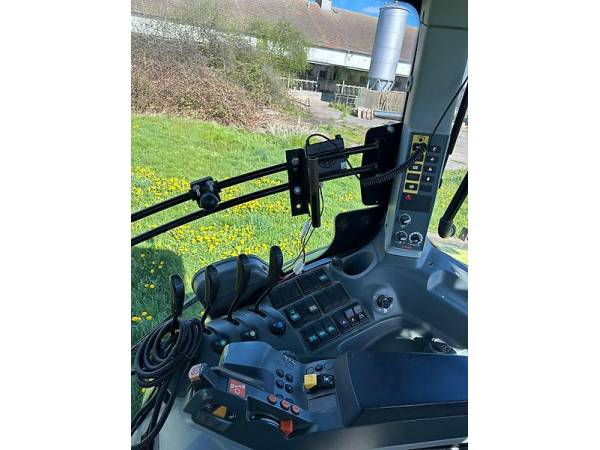 Трактор Claas Axion 810 (2017)