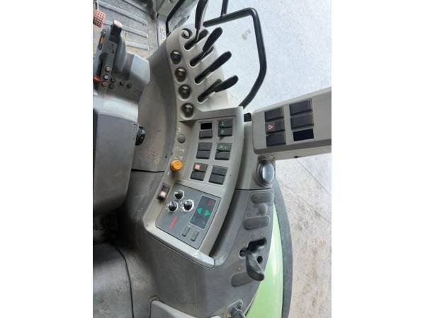 Трактор Claas Axion 810 (2011)