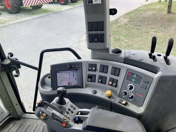 Трактор Claas Axion 820 (2012)