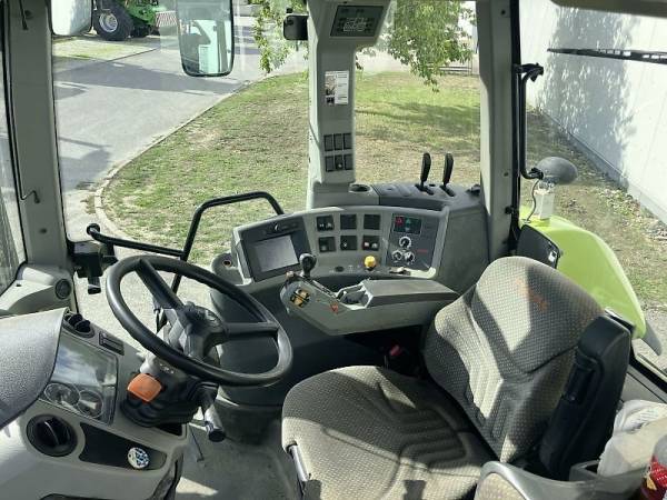 Трактор Claas Axion 820 (2012)