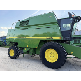 Комбайн John Deere 2256 (2001)