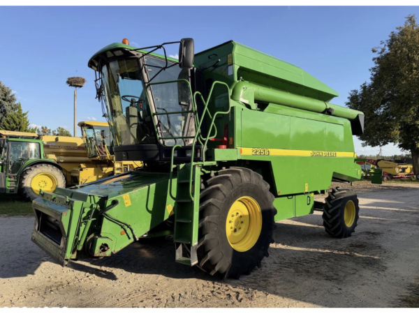 Комбайн John Deere 2256 (2001)