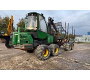 Форвардер John Deere 810
