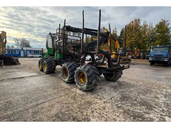 Форвардер John Deere 810 (2012)