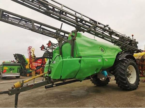Причіпний обприскувач Tecnoma TECNIS 6000L (2011)