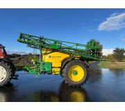 Причіпний обприскувач John Deere M732