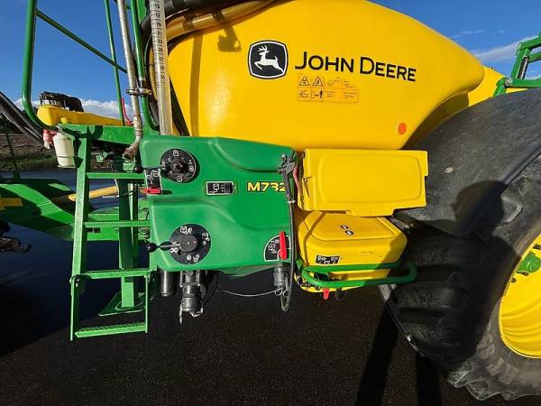 Прицепной опрыскиватель John Deere M732 (2016)