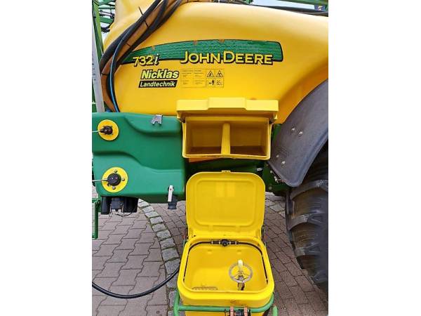 Причіпний обприскувач John Deere 732i (2008)