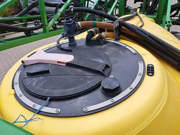 Причіпний обприскувач John Deere 732i (2008)