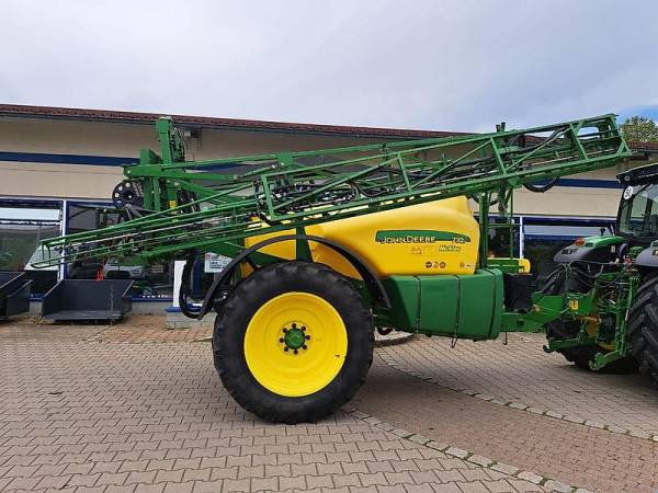 Причіпний обприскувач John Deere 732i (2008)