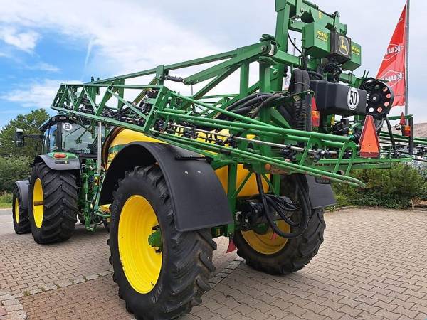 Причіпний обприскувач John Deere 732i (2008)