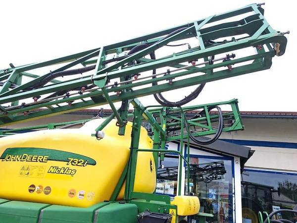 Причіпний обприскувач John Deere 732i (2008)