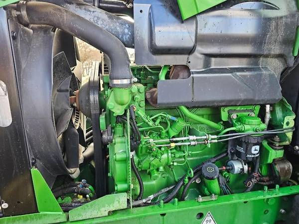 Трактор John Deere 5090M (2011)