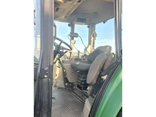 Трактор John Deere 6220 (2007)