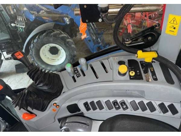 Трактор New Holland T6020 (2012)