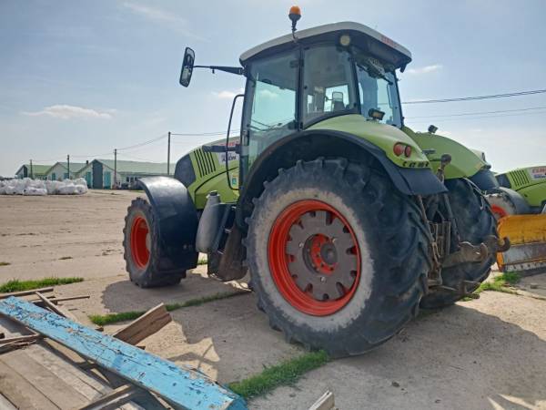 Трактор Claas Axion 820 (2016)