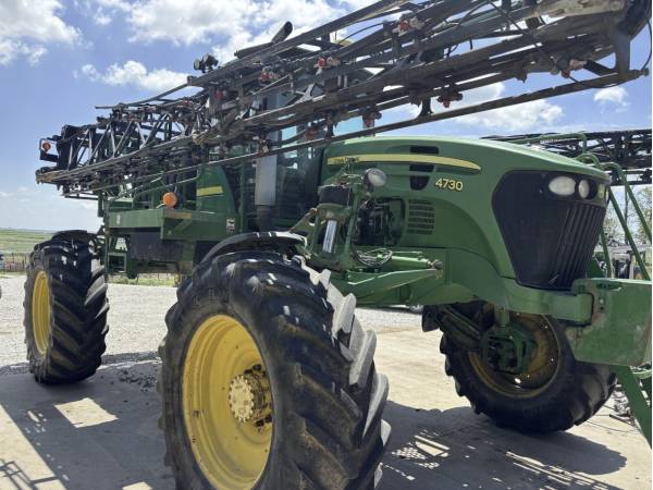 Самохідний обприскувач John Deere 4730 (2009)