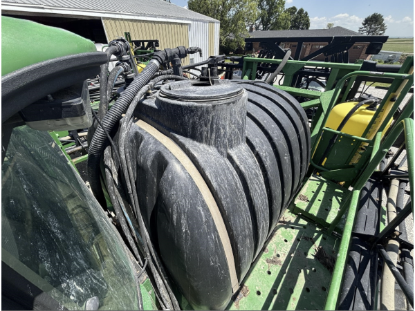Самохідний обприскувач John Deere 4730 (2009)
