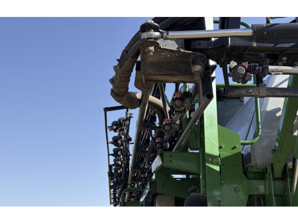 Самохідний обприскувач John Deere 4730 (2010)