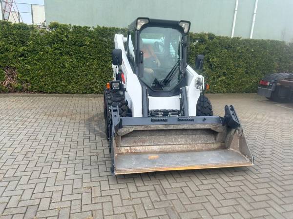 Минипогрузчик Bobcat S650 (2013)